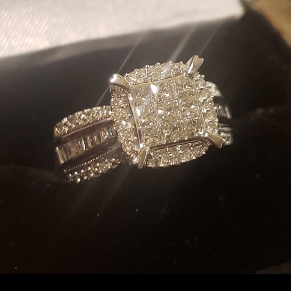 Amazing♥️ 10k gold diamond wedding ring - Picture 12 of 16